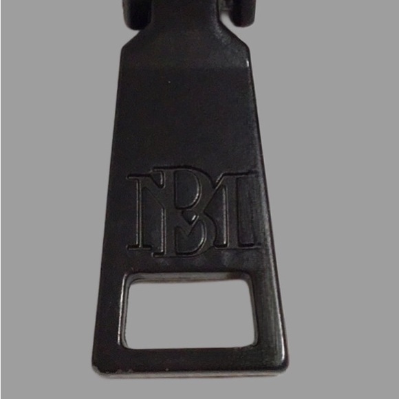 BADGLEY MISCHKA Croc-Embossed Red Vegan Leather Zip Around Bi-Fold Wallet - Picture 8 of 9